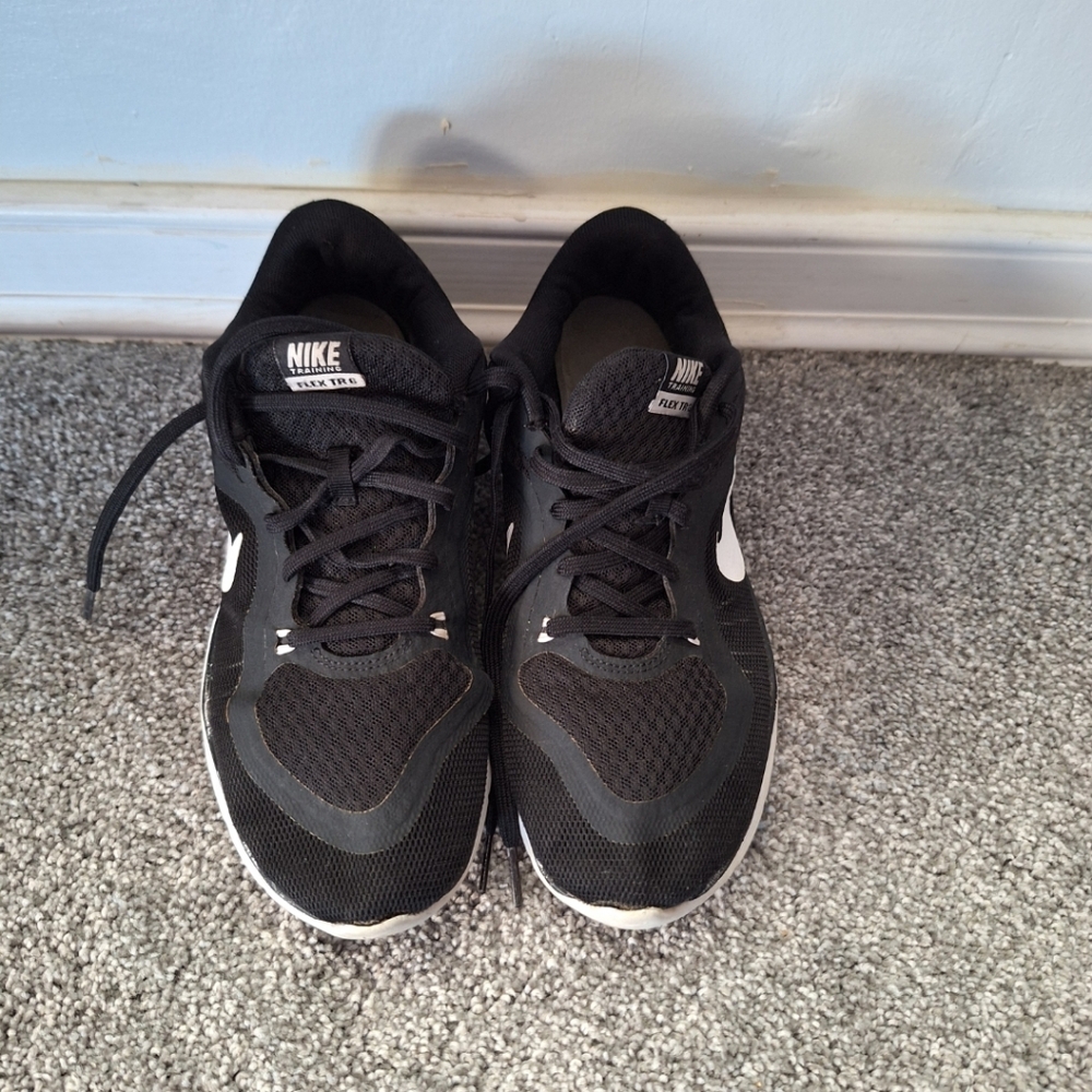 Women's Nike flex trainer size 9w